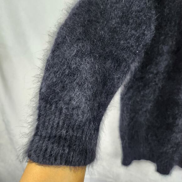 Vintage 80s Nordstrom Black Fuzzy Angora Rabbit Fur ¾ Sleeve Crop Top Sweater - Picture 5 of 7
